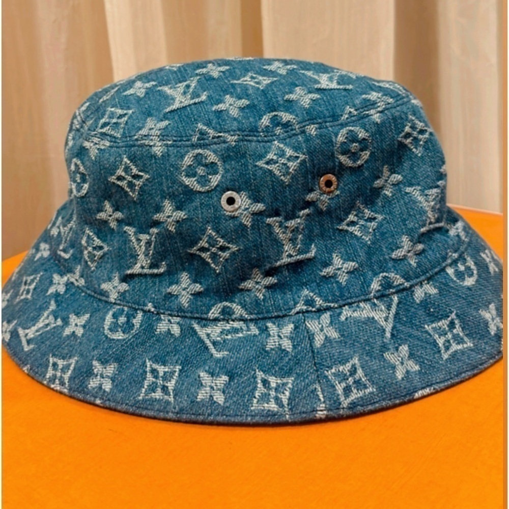 💯% Authentic Louis Vuitton Monogram Essential Bucket Hat✨ - Picture 6 of 13